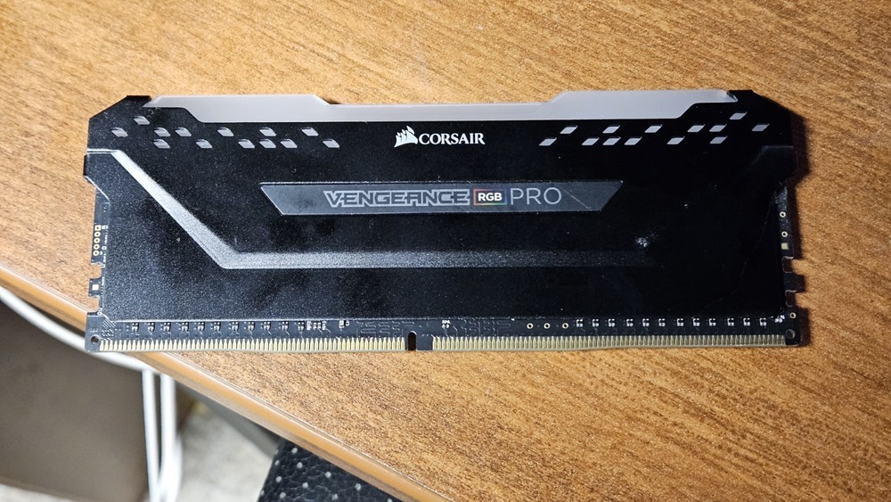 !!READ!!Corsair CMW16GX4M2C3200C16 3200 MHz RGB 8GB DDR4 SDRAM - Black !!READ!!