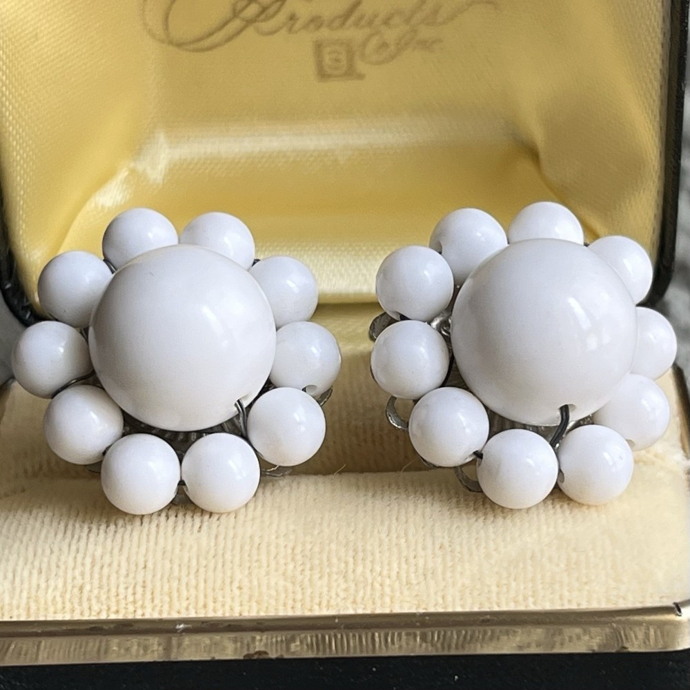 Vintage Clip On Earrings White Acrylic Bead Cluster Beaded Flower Japan