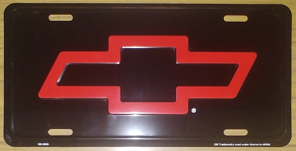 Винтажный красный галстук-бабочка с тиснением на номерной знак Chevy металлический из старых запасов