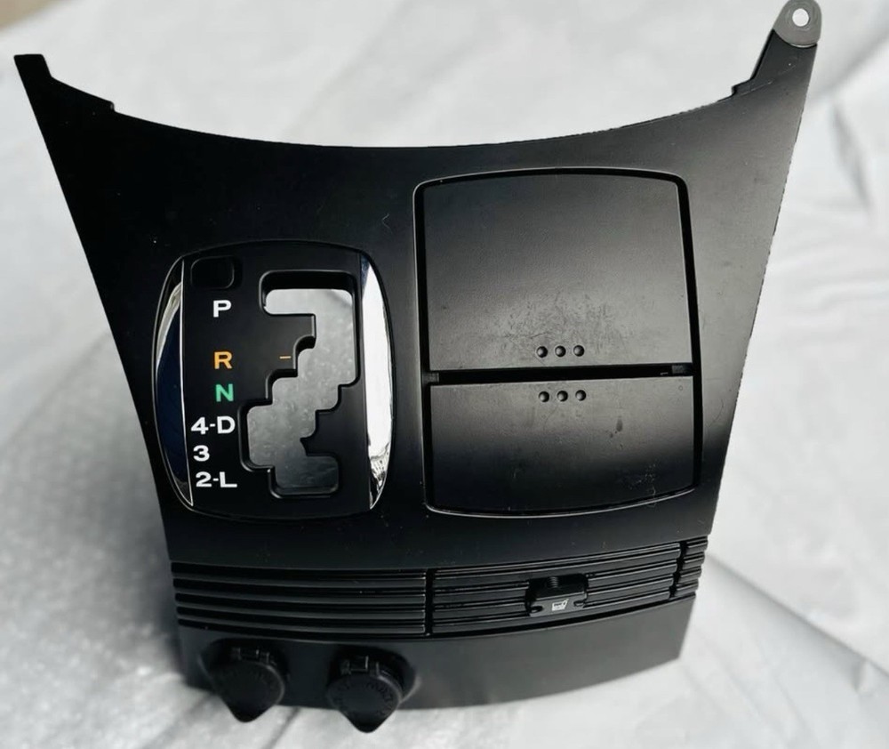 Toyota Sienna 2004-2010 Center Console Dash Used Original Part