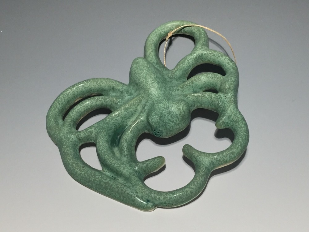 ceramics handmade pottery functional art of apprentice of Toshiko Takaezu