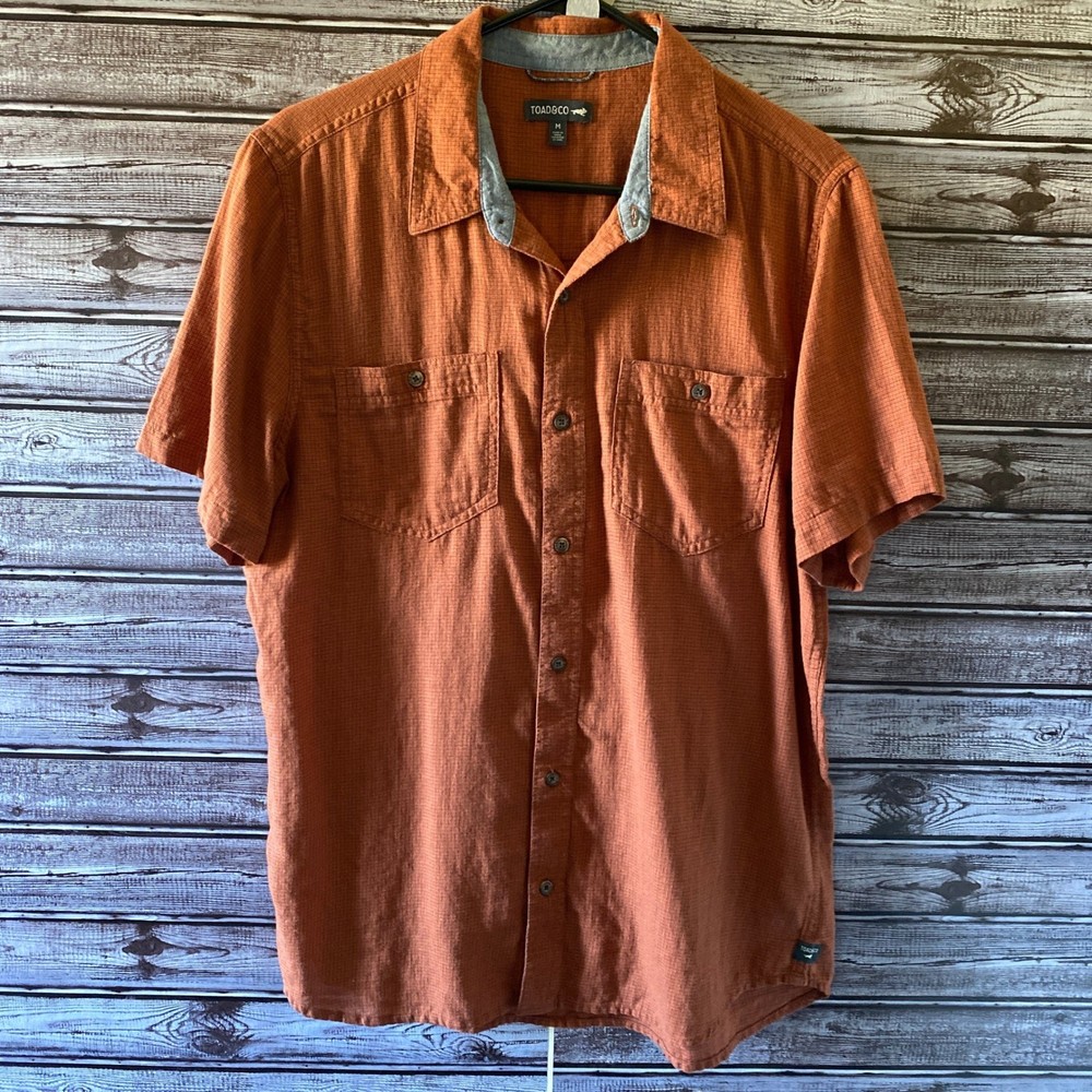 Toad & Co. Men's Short-Sleeved Button-Down Shirt Size M Rusty Orange Logo