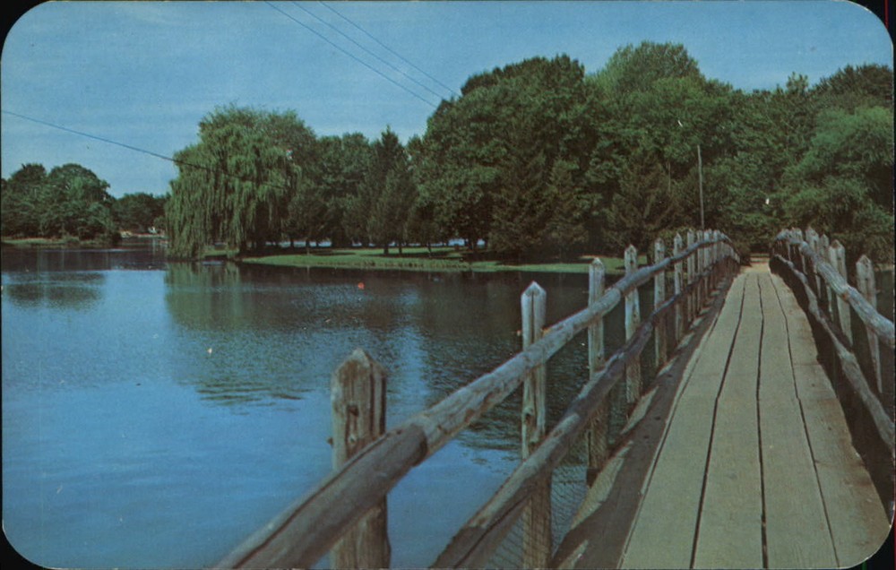 Paw Paw Michigan Maple Isle recreational rustic bridge lake vintage postcard