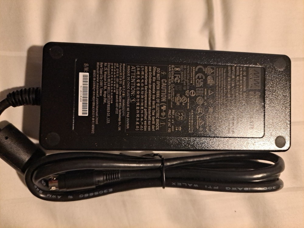 Mean Well GST160A24-R7B. 160w 24V 6.67A AC-DC