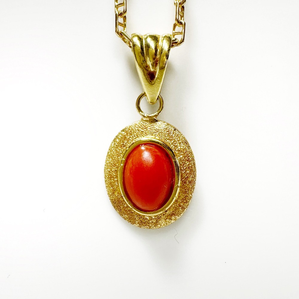 Vintage 18k Gold and coral pendant