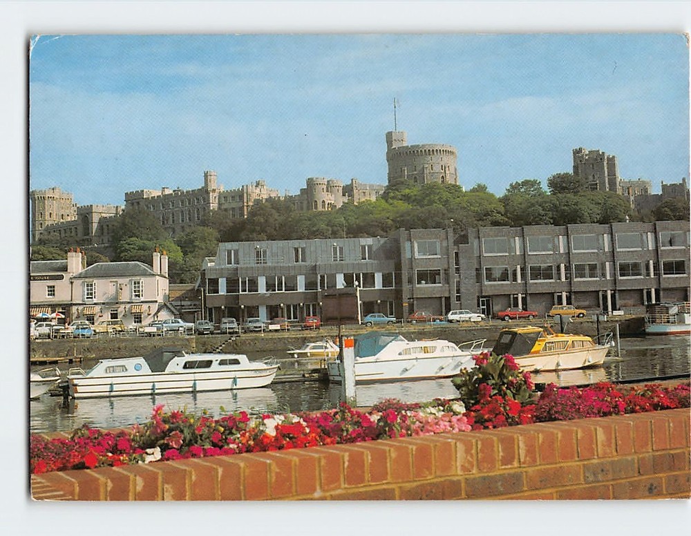 Postcard Windsor Castle and the River Thames Windsor England