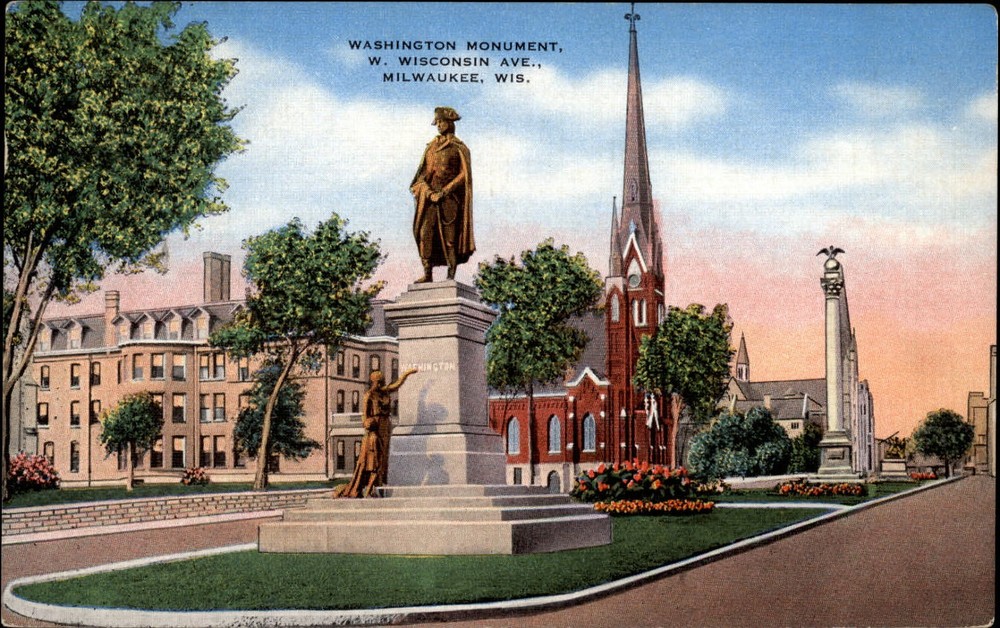 Washington Monument Milwaukee Wisconsin church ~ 1940s linen postcard