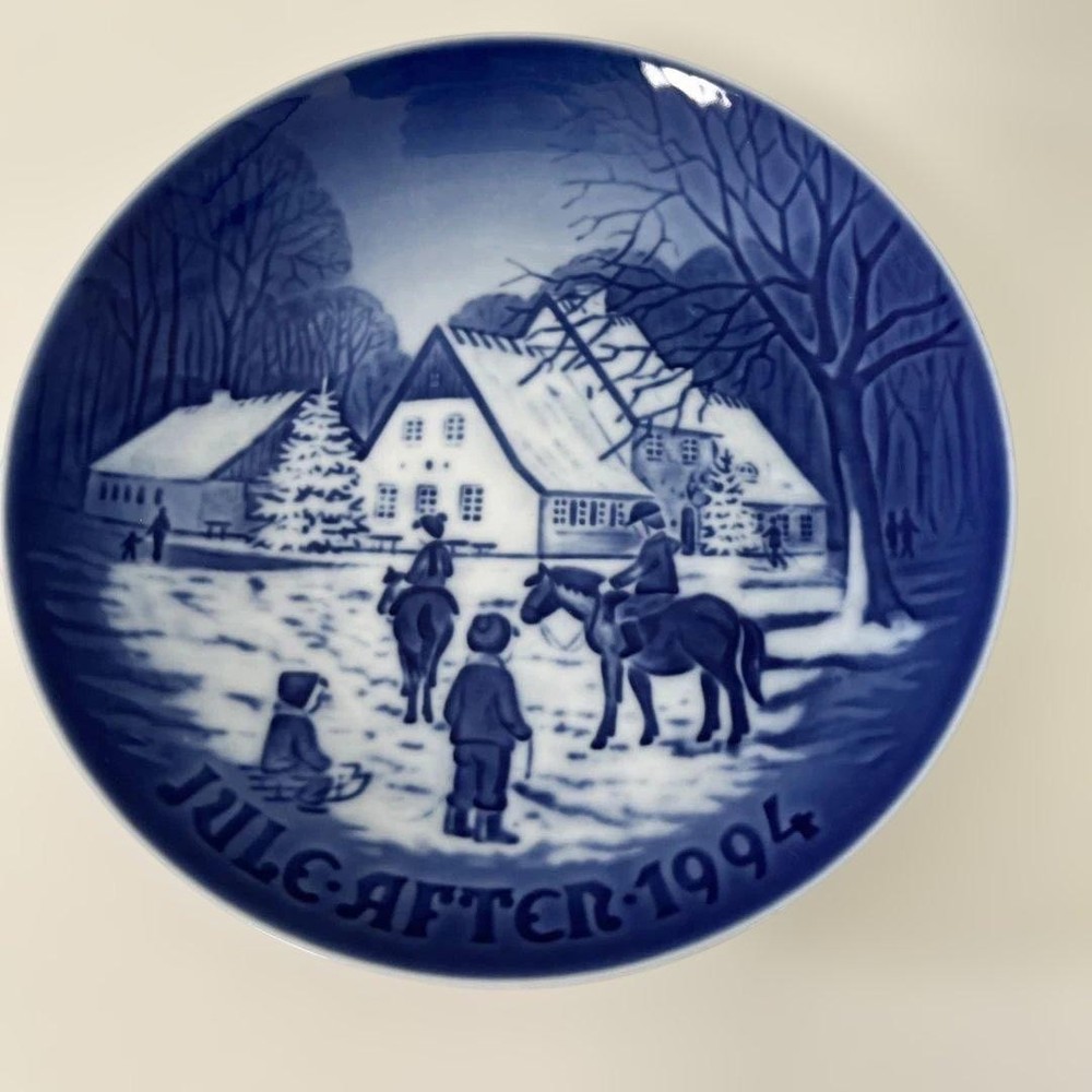 Royal Copenhagen 1994 Commemorative Year Plate Used