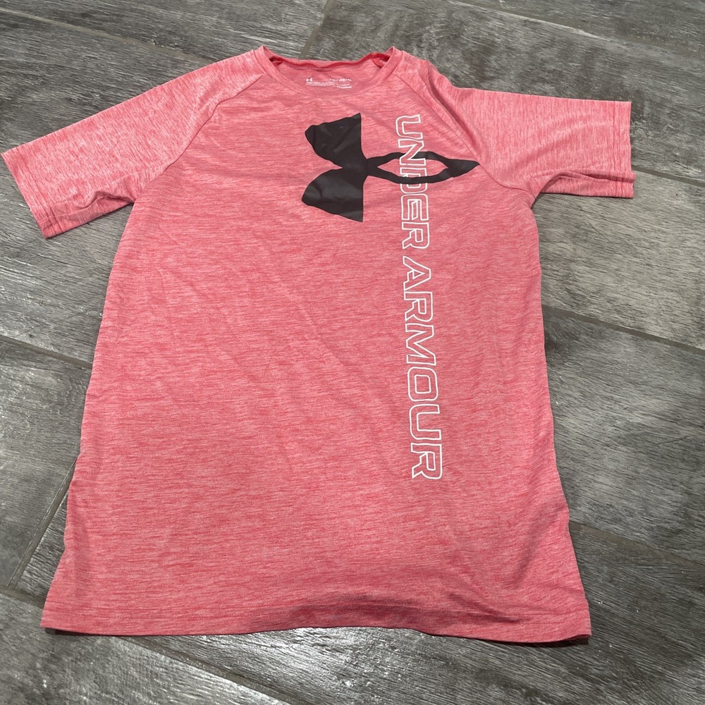 Under Armour Boys YXL Red  T-Shirt Loose Fit Logo Short Sleeve