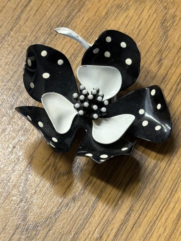Vintage Retro Black & White Enamel Polka Dot Flower Brooch Pin Hedy Hedison