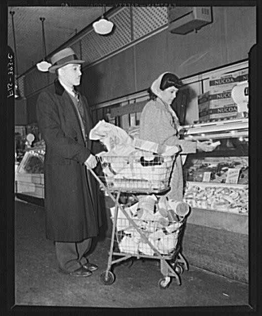 D.C. Jewal Mazique i.e. Jewel, Untitled photo, : Washington, worker at the
