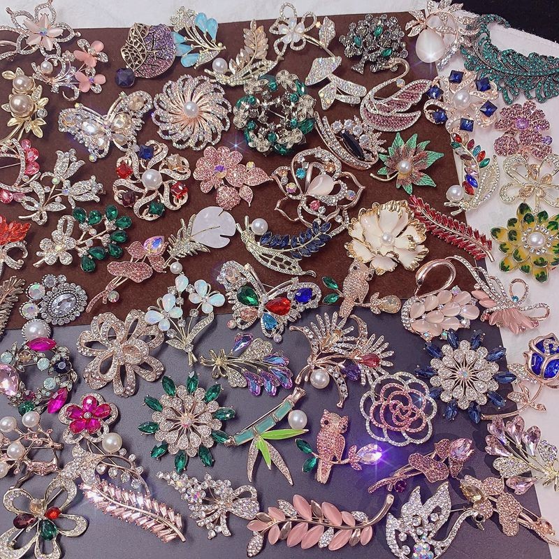 20Pcs Wholesale Brooch Pins Lot Random Rhinestone Crystal Flower Scarf Buckle