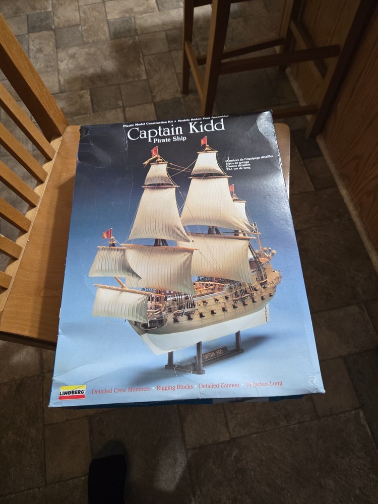 Vintage 1990 Lindberg CAPTAIN KIDD Pirate Ship Model Kit - NIB