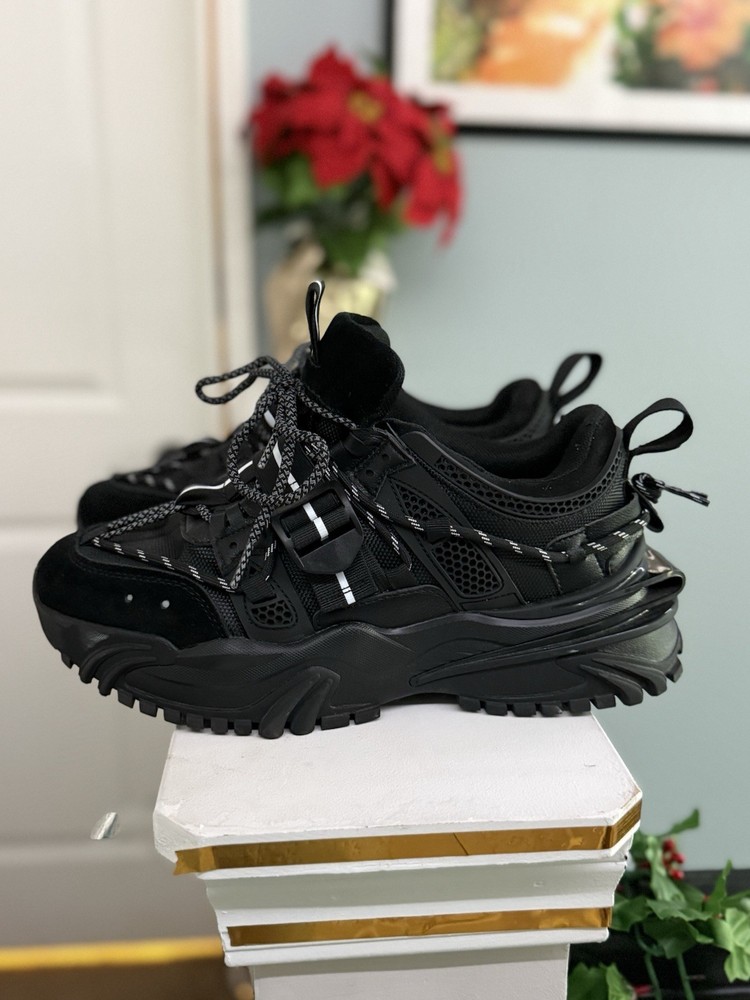 Javi Men Sneakers Size 7.5  Original Barely Been Worned with box