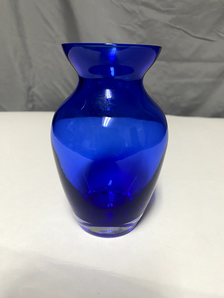 Gorgeous Designs China Small Colbalt Blue Vase