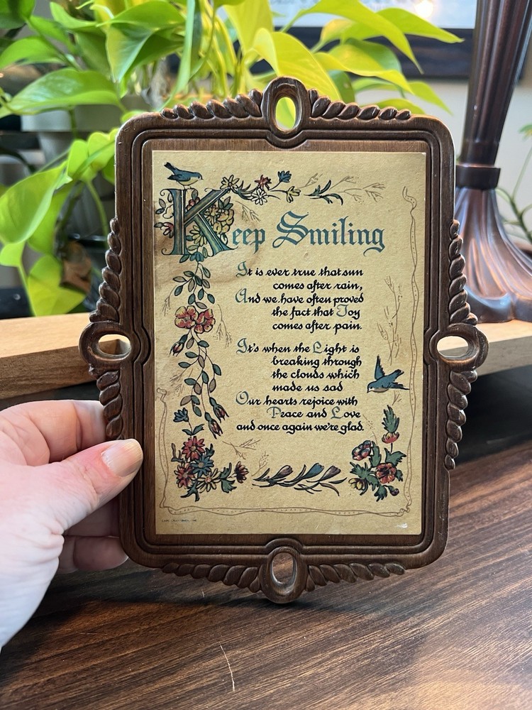 Vintage 'Keep Smiling' wall plaque by Cape Craftsmen Inc.