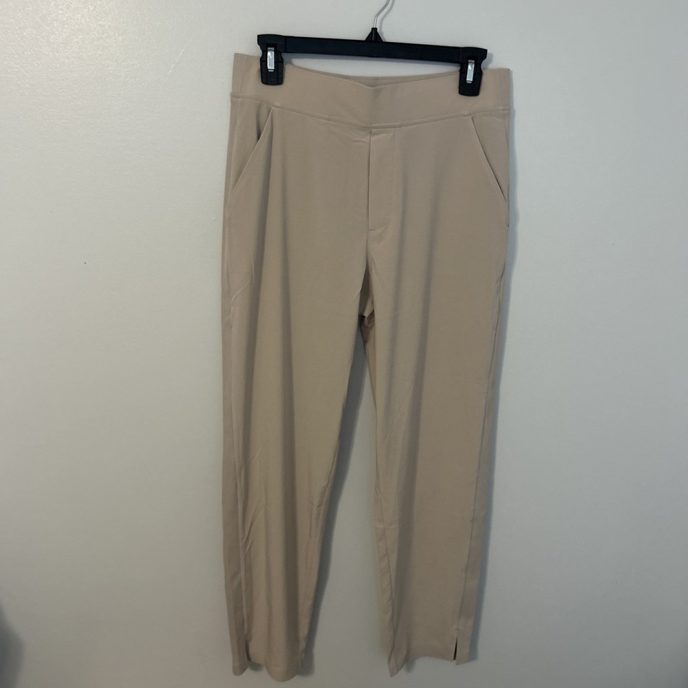 Athleta Cream Straight Leg Women’s Pants Size 8 Zipper Pockets