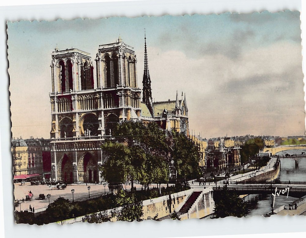 Postcard Vue générale de Notre Dame Paris France