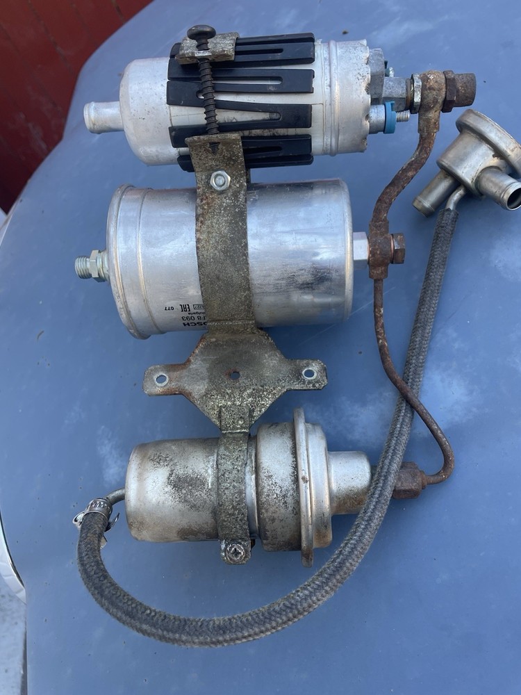 81-85 MERCEDES R107 380SL FUEL FILTER & PUMP ASSEMBLY W BRACKET & COVER OEM