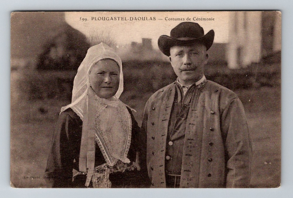 France- Plougastel-Daoulas Commune Ceremonial Costumes Old Post Vintage Postcard