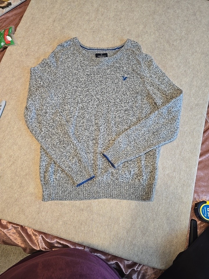 American Eagle Sweater Mens M Crewneck Lite Grey Long Sleeve Stretch Classic Fit