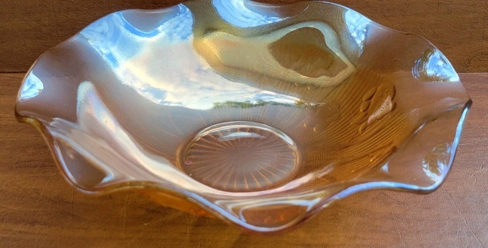 VINTAGE 1950'S MARIGOLD IRIDESCENT CARNIVAL GLASS BOWL - WAVY EDGE PATTERN