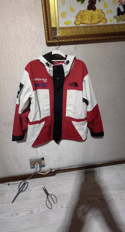 North Face/Supreme - Cordura Gore Tex - “Expedition” Jacket - Red/White - Large