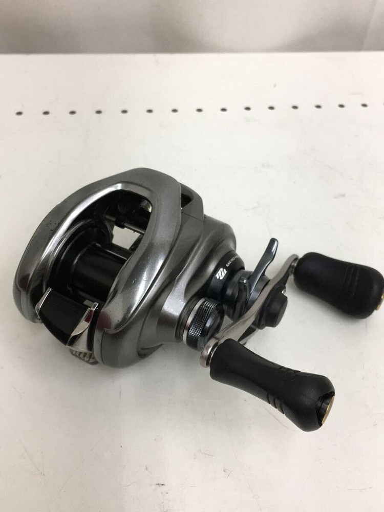 Shimano 15 Metanium DC HG Right Gear Bait Casting Reel Used