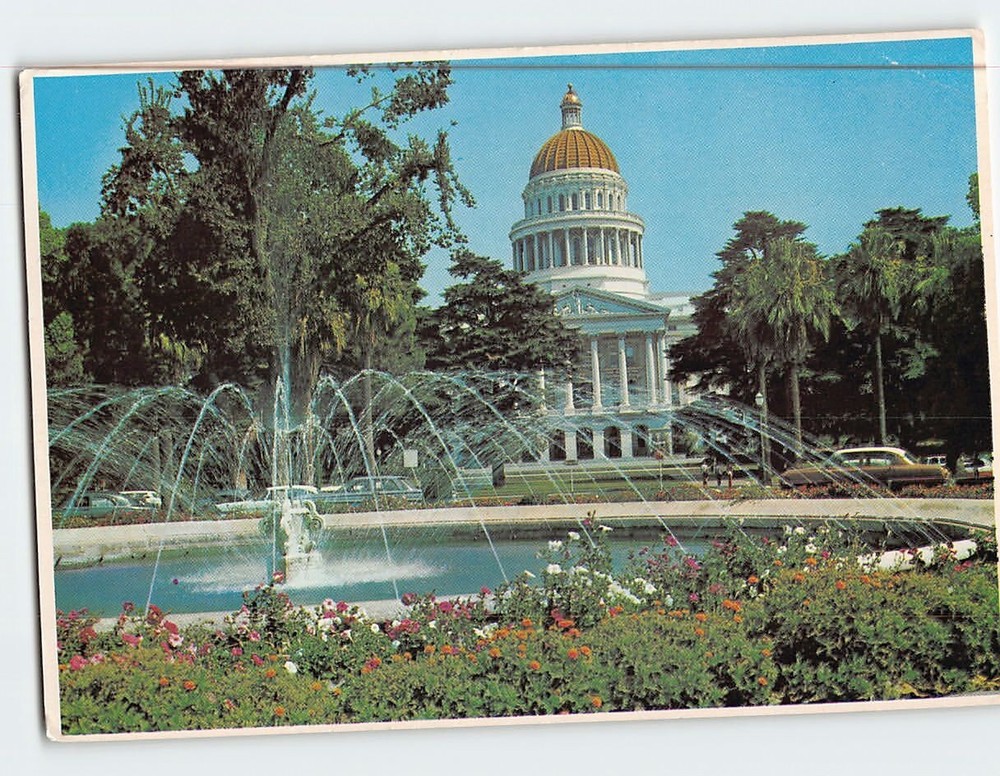 Postcard State Capitol And Fountain Sacramento California USA
