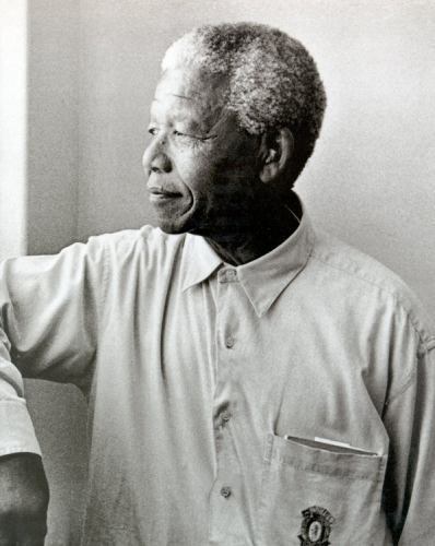 Mandela: An Illustrated Autobiography by Mandela, Nelson Book The Fast Free