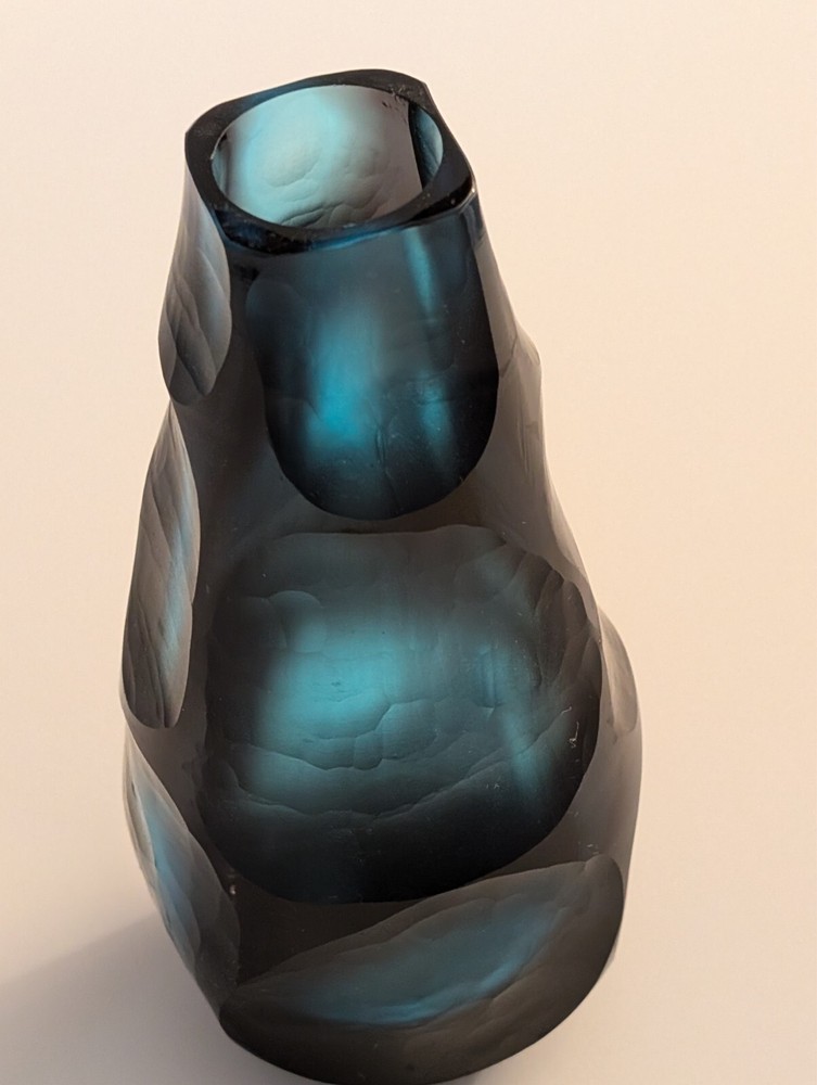 Stunning MCM cobalt blu vase w/ purple. Rosenthal?