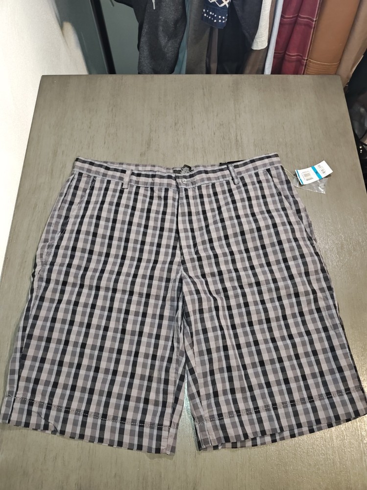 Alfani Men's New With Tags Plaid Shorts  Size 36