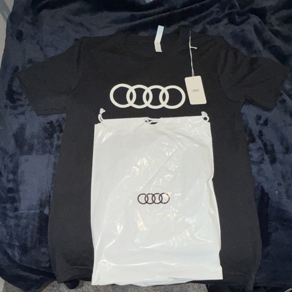 Audi Logo Men's Black Cotton Crew Neck Short Sleeve Graphic Print T-Shirt Size M