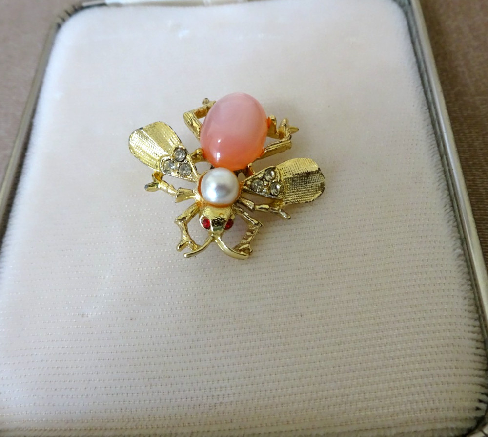 Vintage Textured Gold Tone Moonglow Pink Lucite Bee Rhinestone Accent