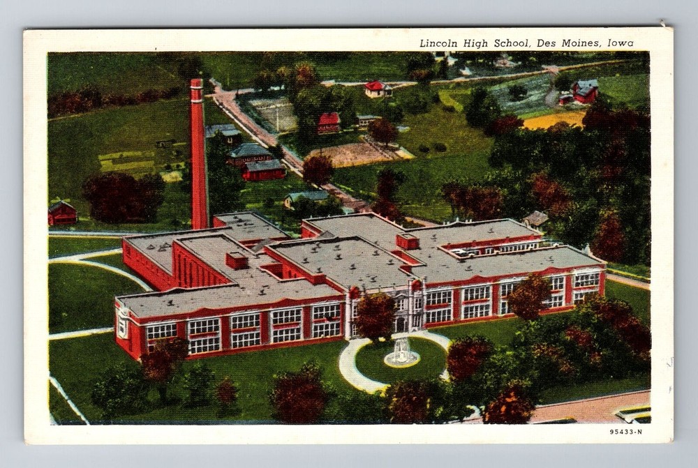 Des Moines IA-Iowa, Lincoln High School, Antique Vintage Souvenir Postcard