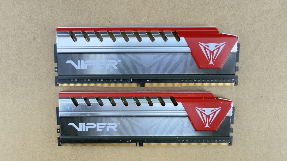 Patriot Viper 8GB (2x4GB) DIMM PC4-19200 (DDR4 2400) Memory (PVE48G240C5KRD)