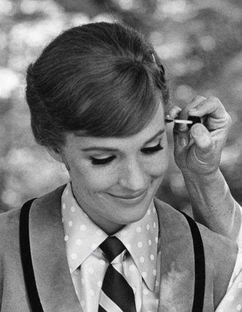 Julie Andrews at On Set of Darling Lillies in Paris France Old Photo 3