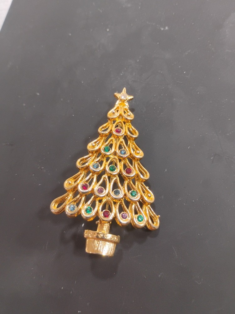 Vintage Brooch Pin Christmas Tree Holiday Gold Tone Metal And Rhinestones 2.25”