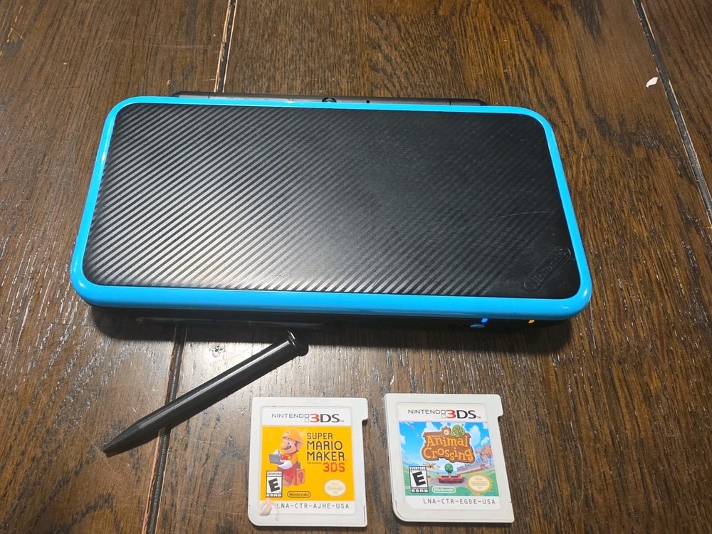 Nintendo 2DS XL Console Black & Turquoise Charger Stylus Plus 2 Games