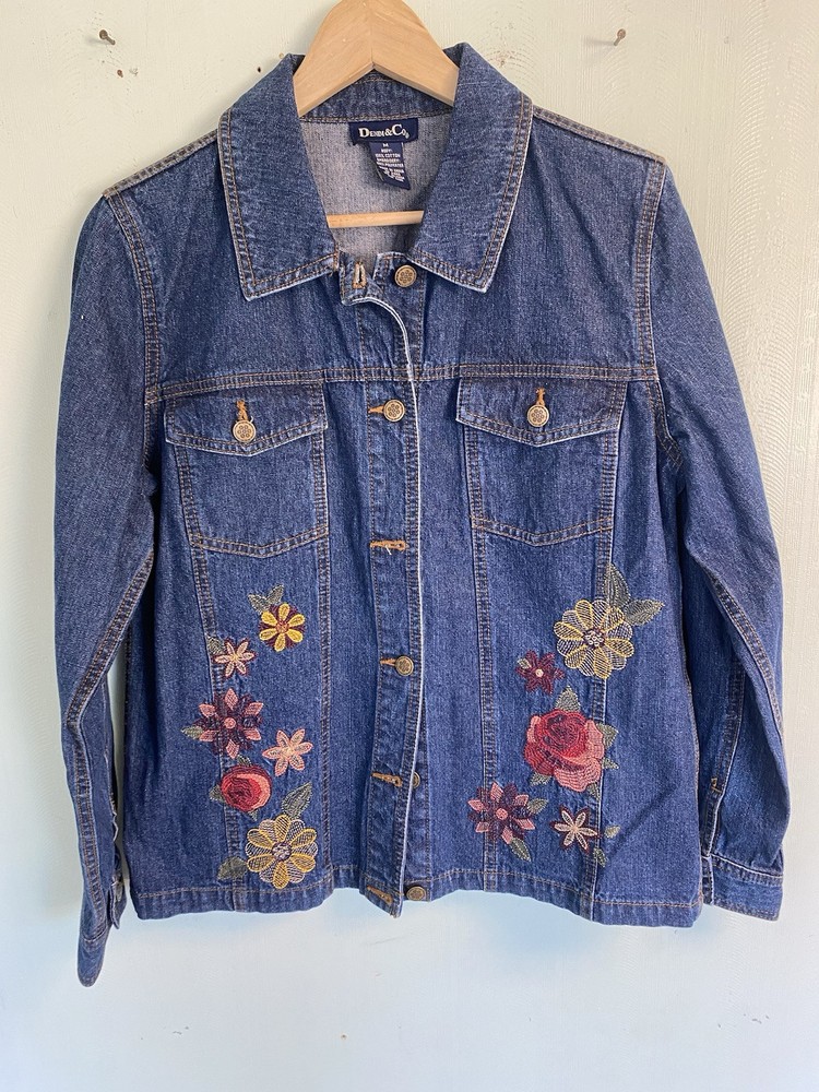 Denim & Co Women's embroidered Floral button up jean jacket Sz Med Boho Artsy