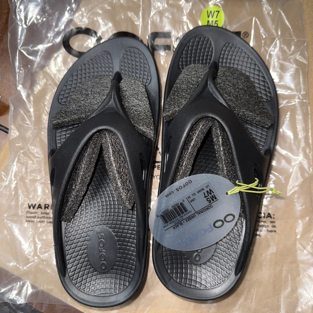 OOFOS OOriginal Sandal, Black - UNISEX - Lightweight Recovery Footwear