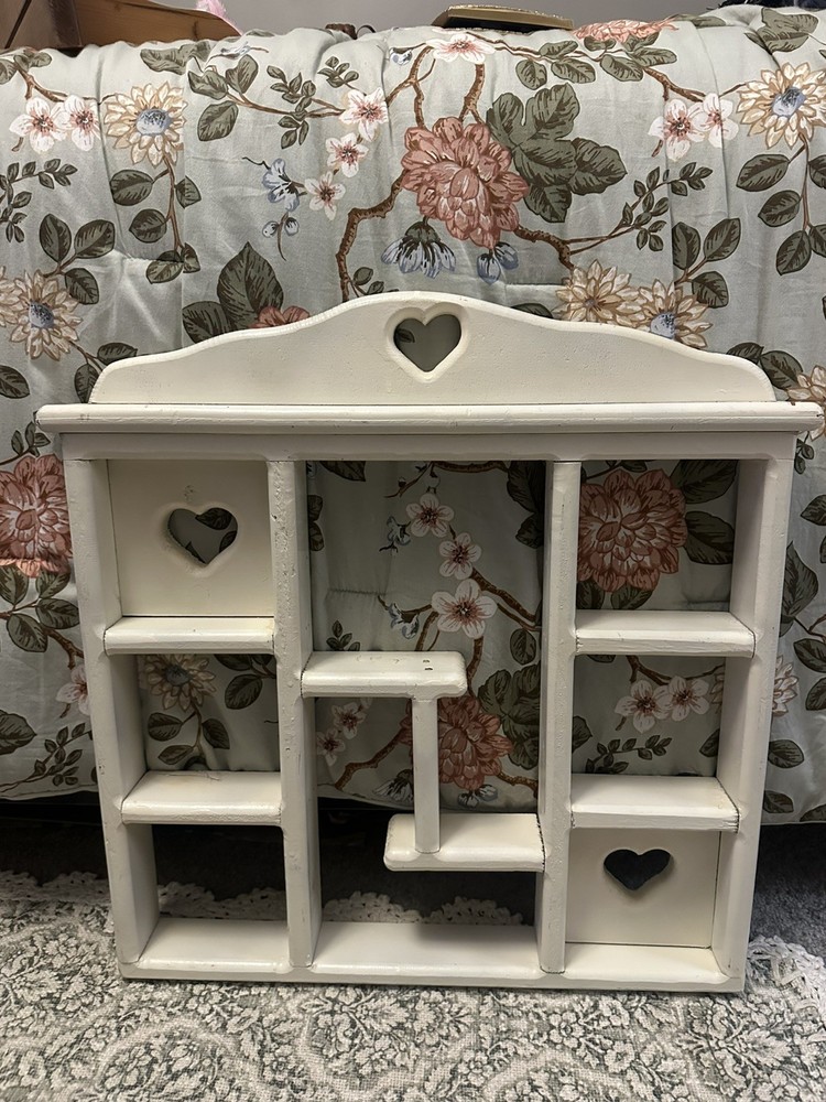 Vtg Wood Heart Trinket Shelf Large Painted Off White 21x20.5”