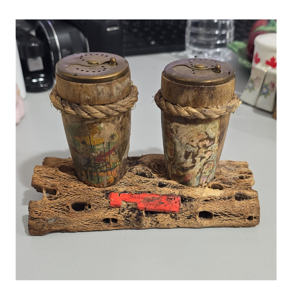 Wood Metal Salt & Pepper Shaker Set Bermuda Souvenir Holder