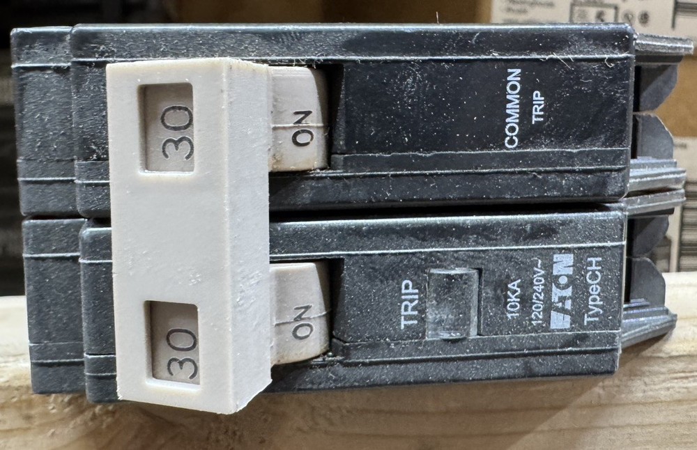Eaton Cutler Hammer Circuit Breaker 30 Amp 2 Pole CHF230
