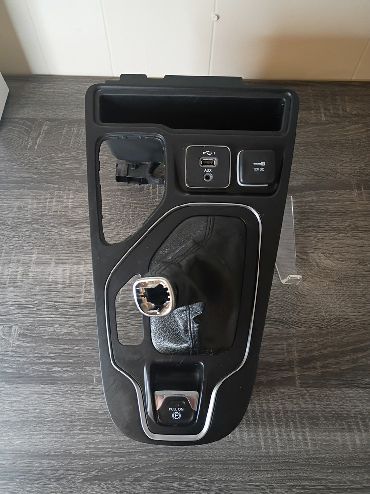2019-2023 JEEP CHEROKEE CENTER CONSOLE SHIFTER BEZEL TRIM COVER  OEM 6AS19DX9AC