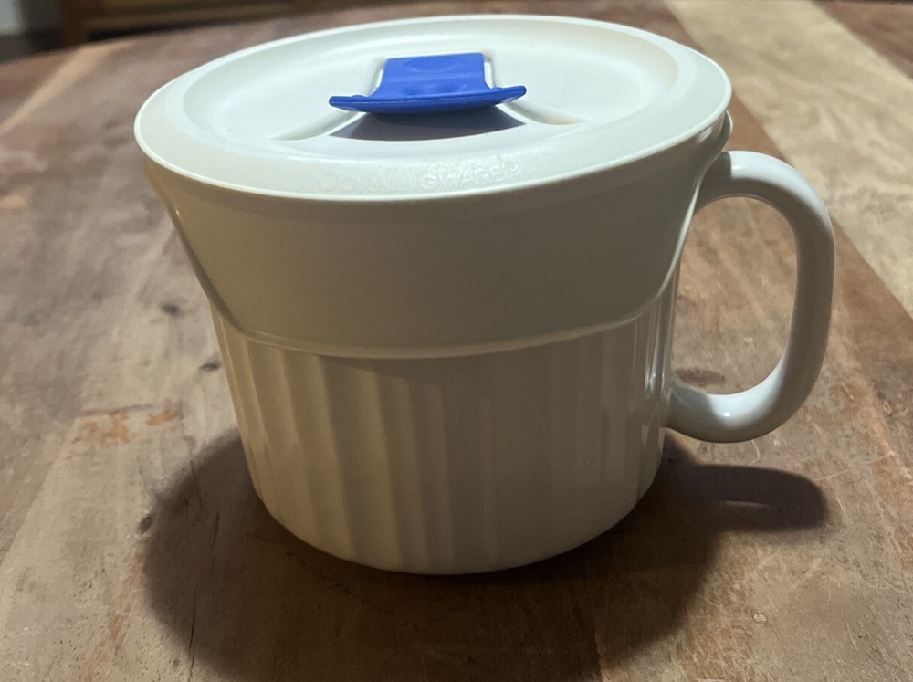 Corning Ware French White 20 Oz Stoneware Soup Cup/ Mug w/Plastic Vented Lid