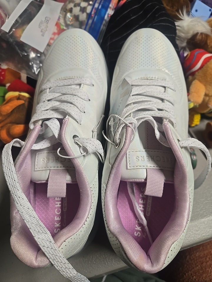 Skechers Air-Cooled Flex Memory Foam Women’s White size 5 Sneakers NWT