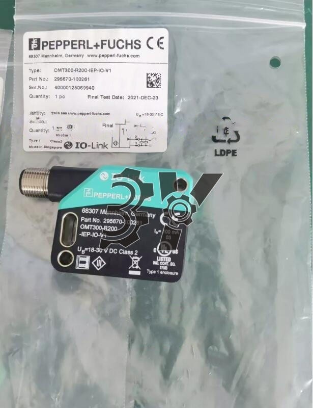 1PCS + Fuchs OMT300-R200-IEP-IO-V1 Sensor New #am