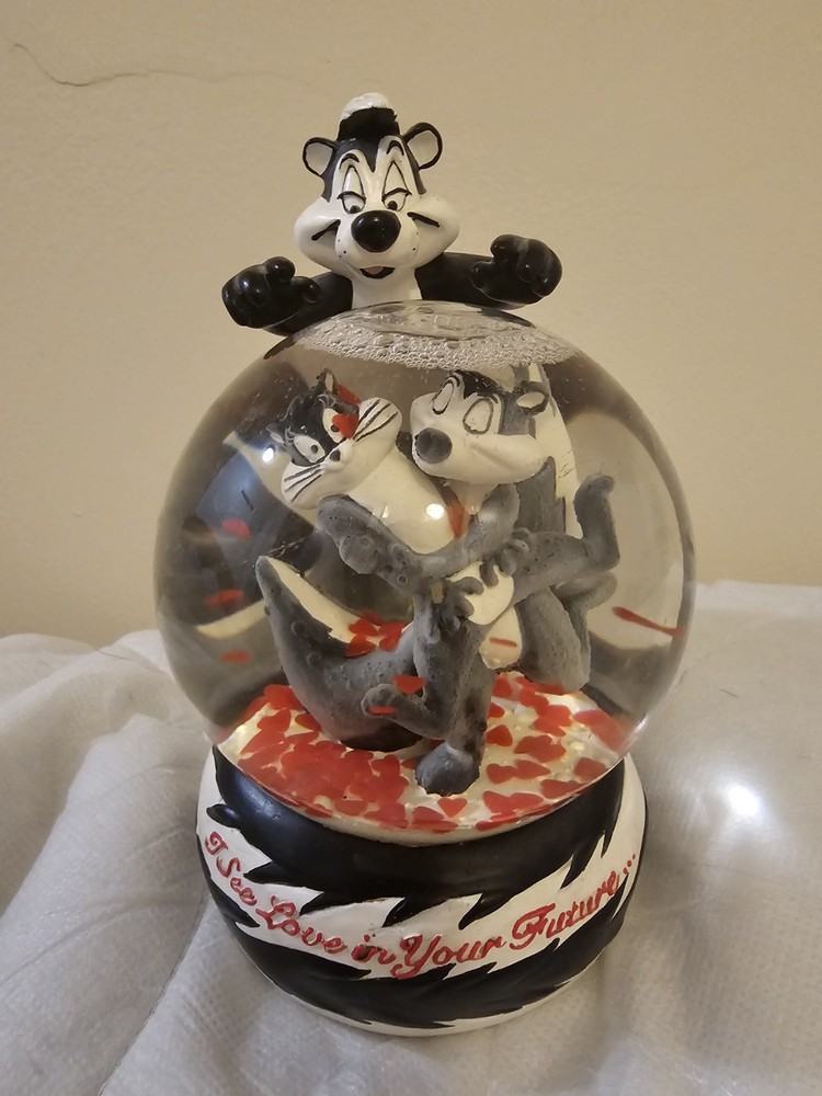 Vintage 1998 WB Store PEPE LE PEW  