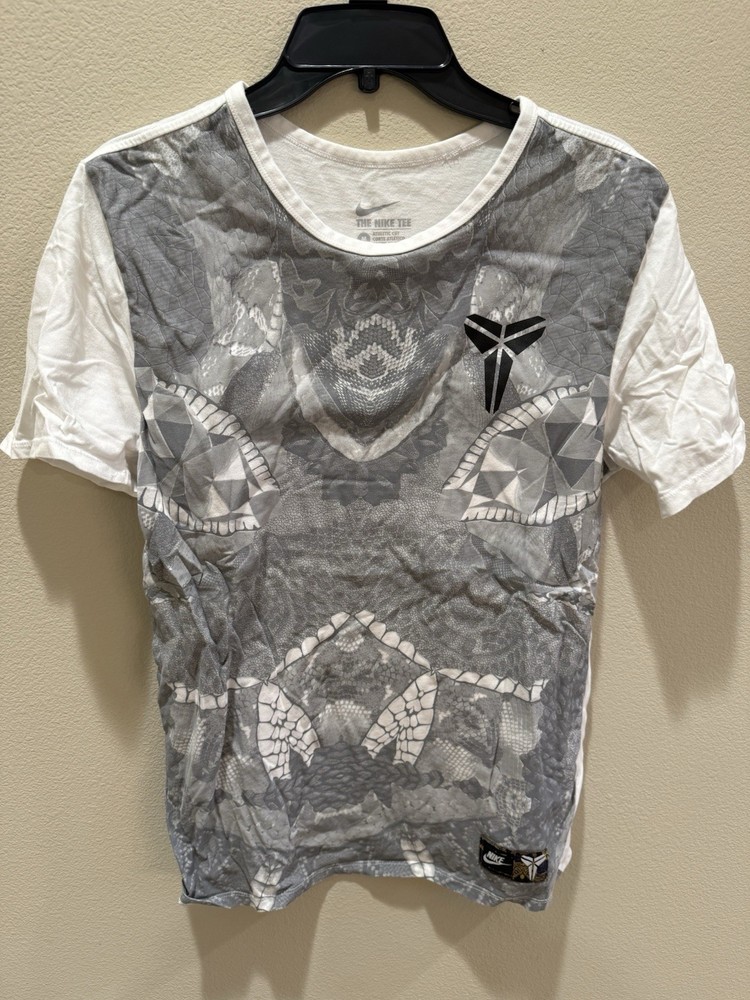 Nike Kobe Bryant That’s Mamba T-Shirt White Size Medium short sleeve